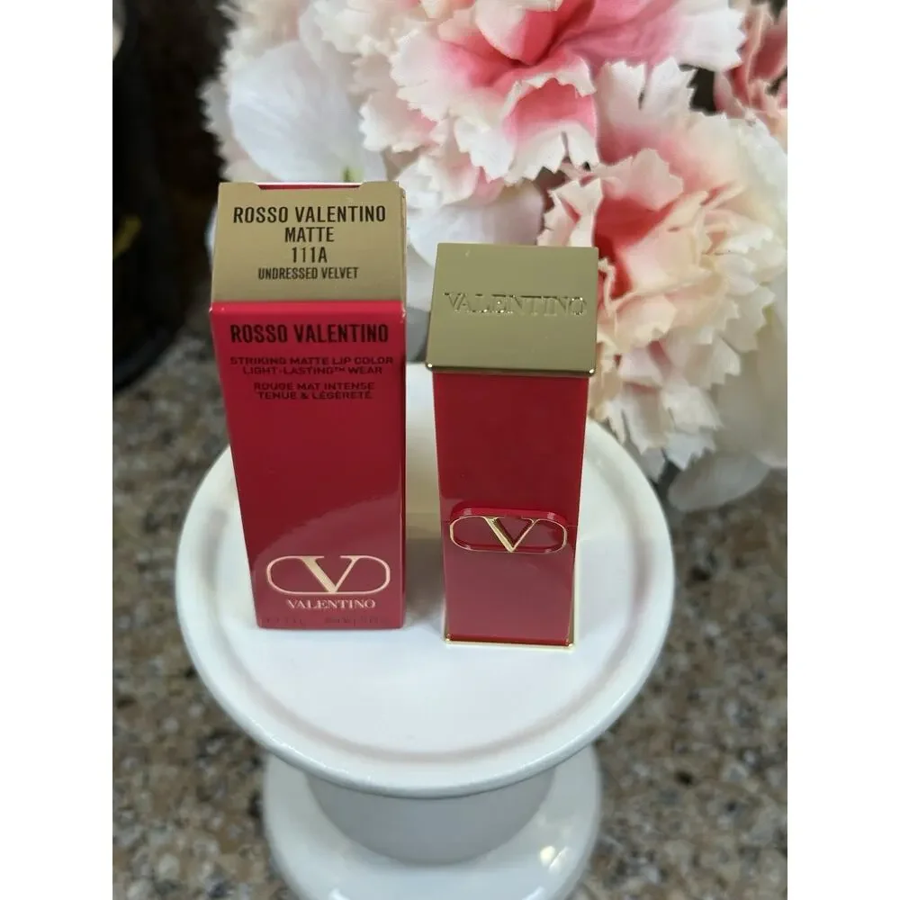 Valentino Rosso Valentino Striking Matte Lipstick Undressed Velvet 111A 0.12 NEW